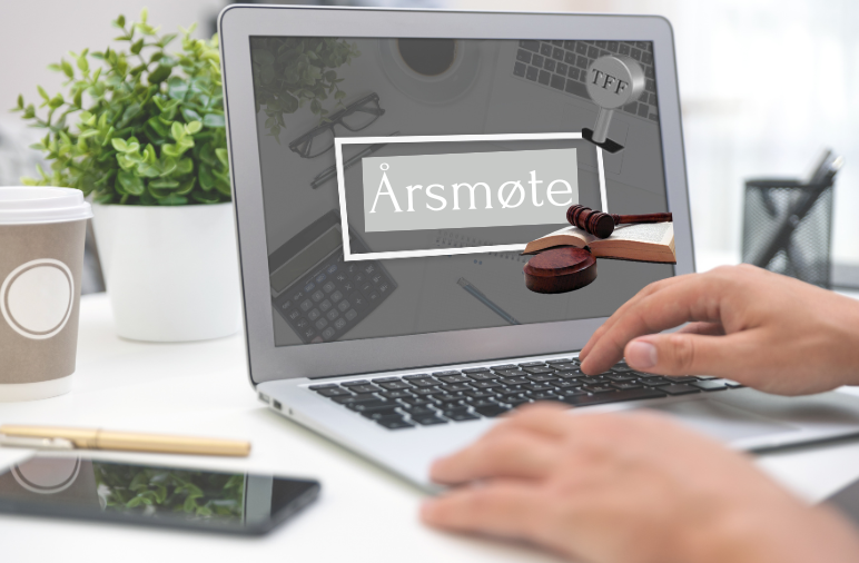 Laptop på kontorpult